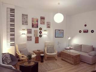 Хостелы Pijama Hostel Пловдив Спальное место на двухъярусной кровати в общем номере для мужчин и женщин-10